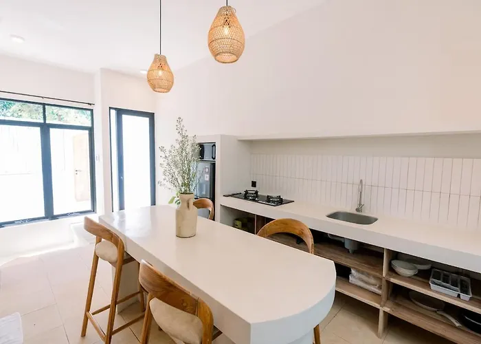Stylish 2br With Plunge Pool Pererenan, チャングー