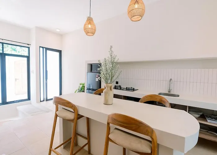 Stylish 2br With Plunge Pool Pererenan, ヴィラ