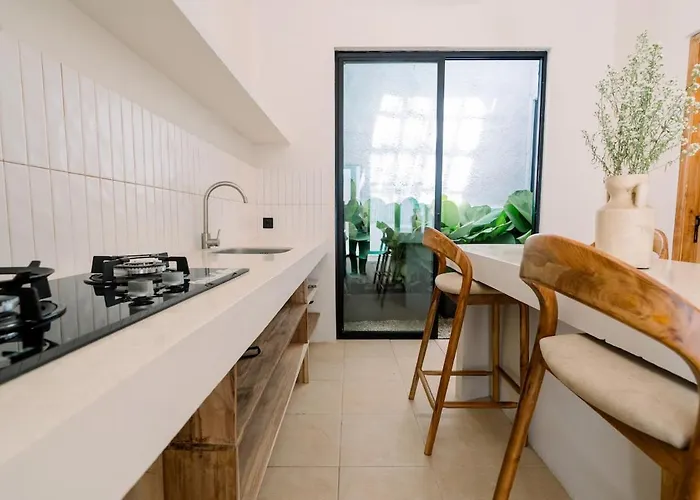 Stylish 2br With Plunge Pool Pererenan, ヴィラ *